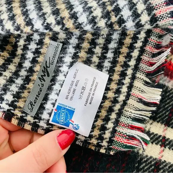 NEW NORDSTROM Black White Contrast Plaid Knit Tassel Woven Classic Scarf Wrap